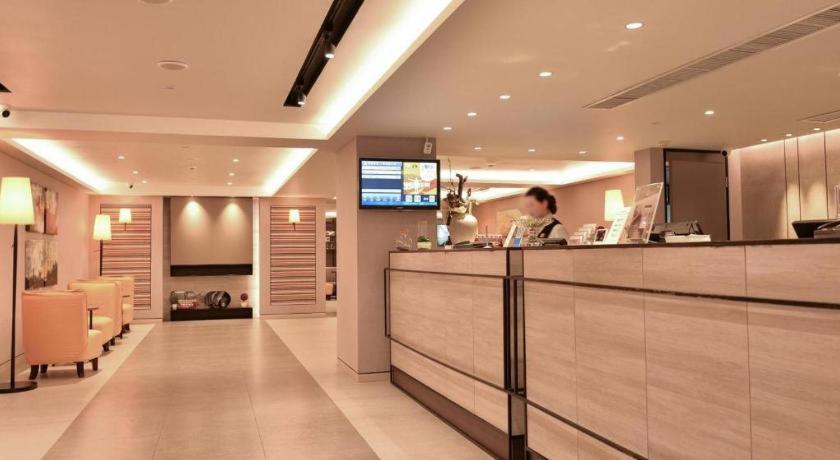 Home Inns Plus Shanghai Xujiahui Branch Exterior photo