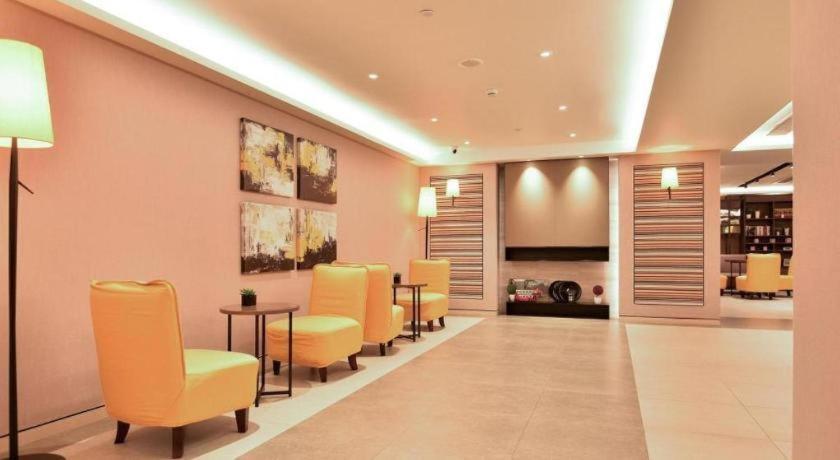 Home Inns Plus Shanghai Xujiahui Branch Exterior photo