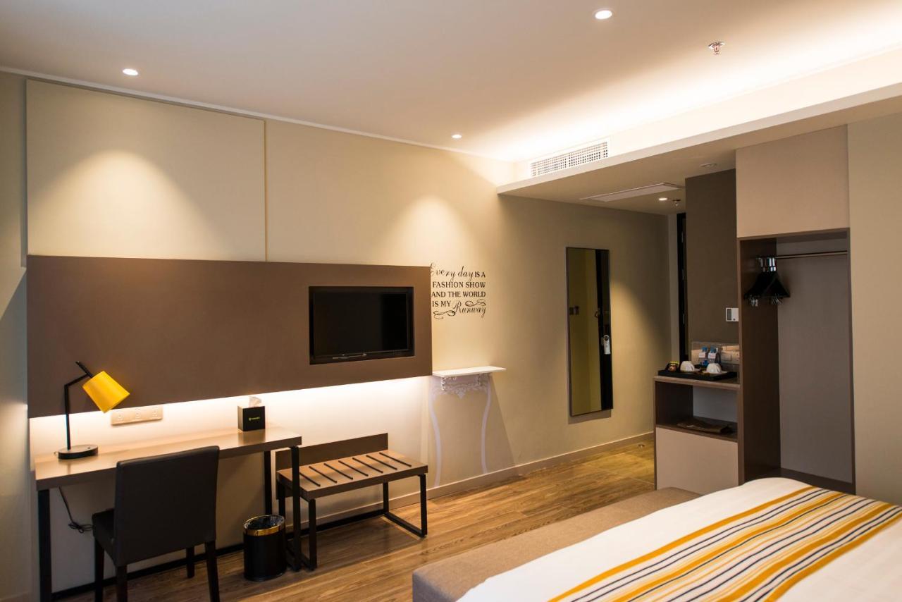Home Inns Plus Shanghai Xujiahui Branch Exterior photo
