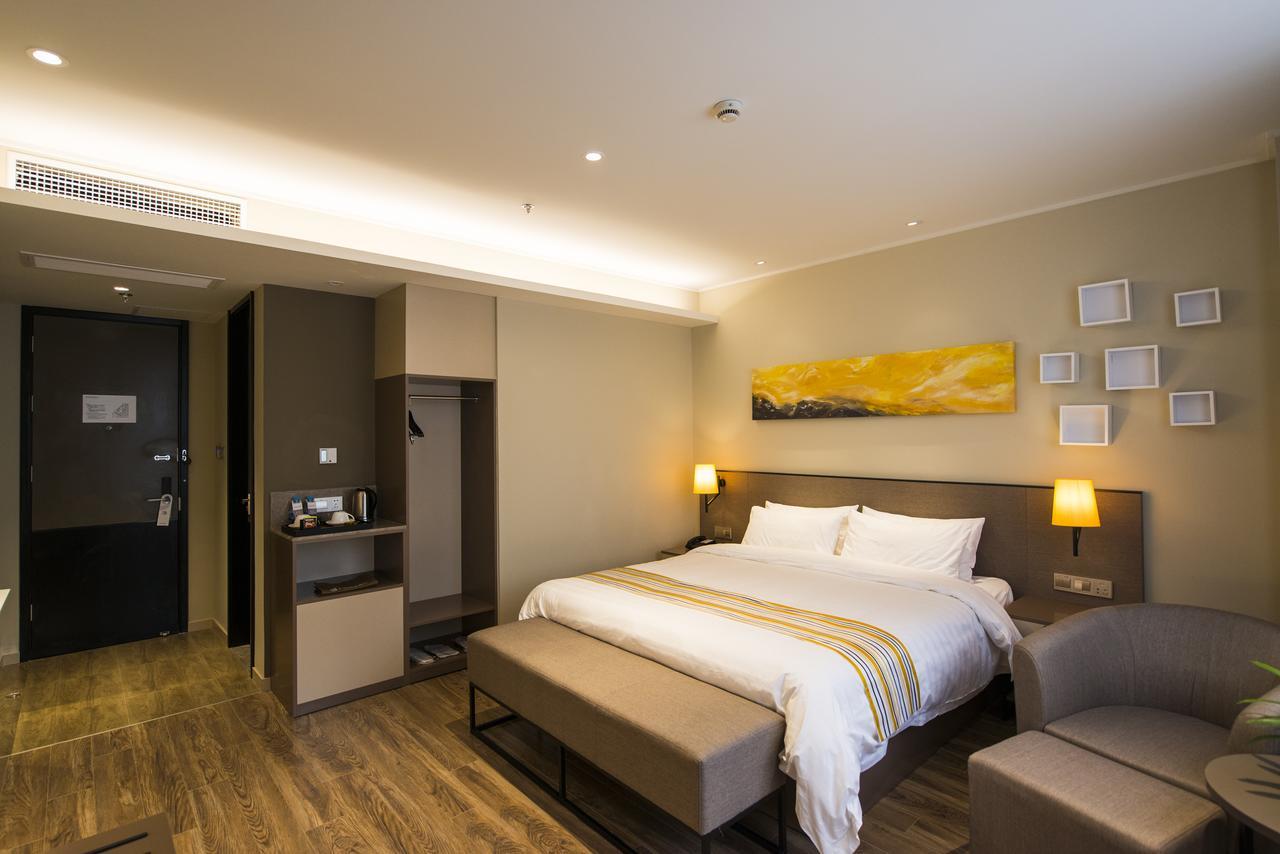 Home Inns Plus Shanghai Xujiahui Branch Exterior photo